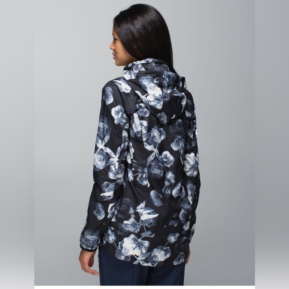 SOLD 6 - Lululemon Miss Misty Pullover - Inky Floral Black Ghost - Picture 2 of 8